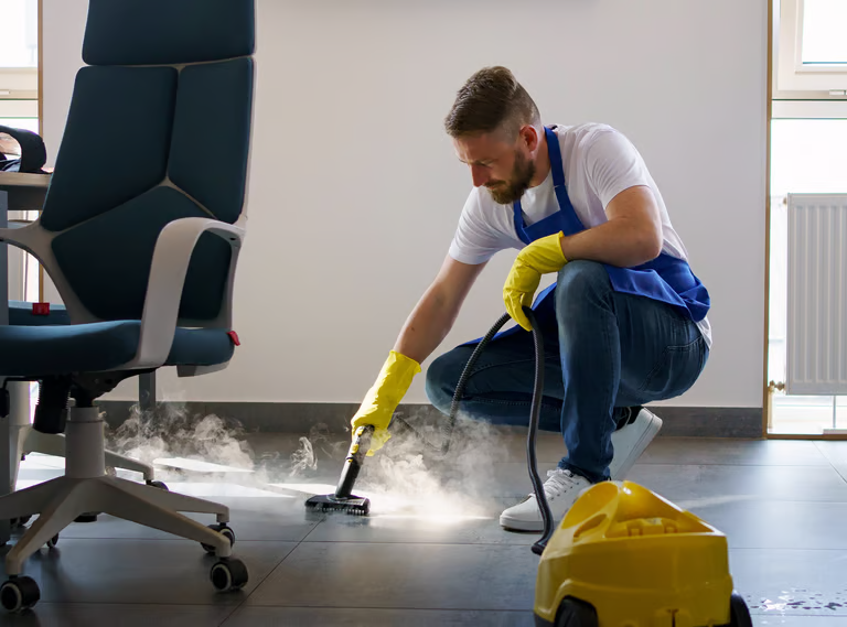 Bureau individuel propre et désinfecté